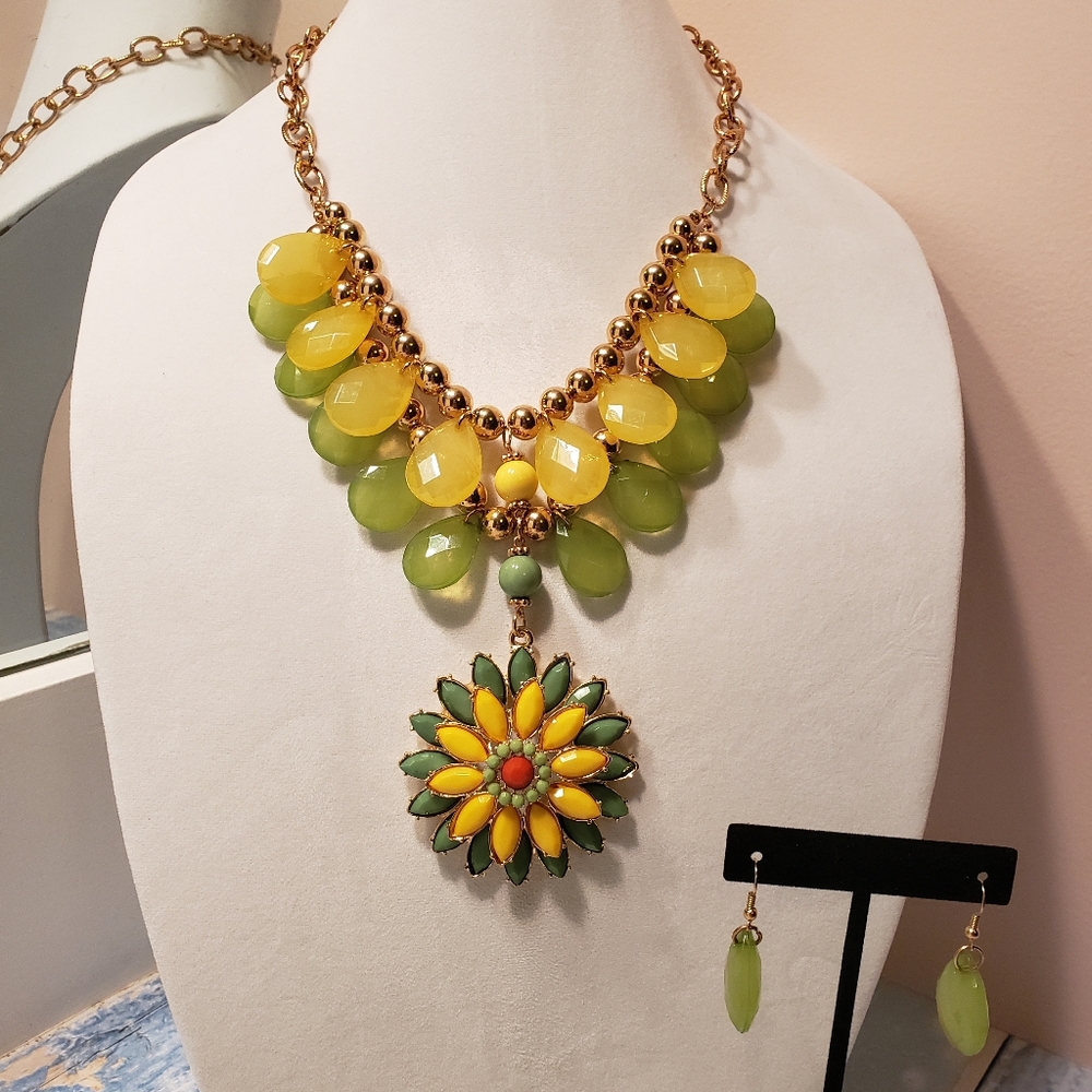 Vintage Statement Necklace/Earring Set - image 1